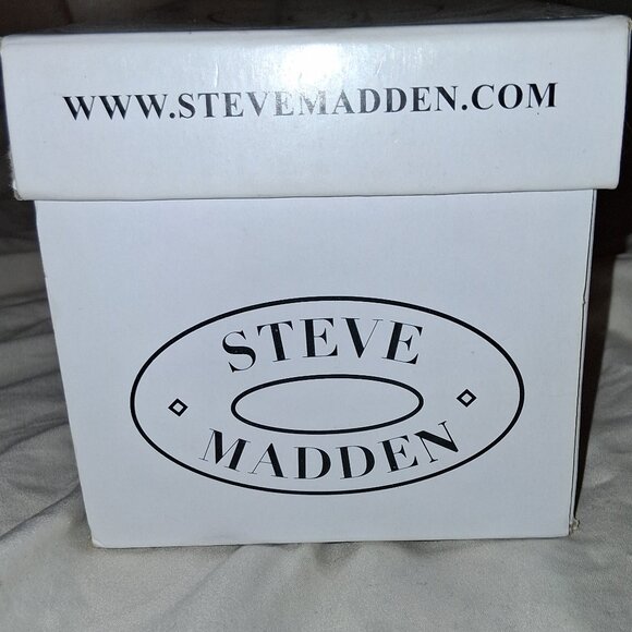 Steve Madden Spiked Studded Hypnotize Flats. Brand New - Picture 12 of 13